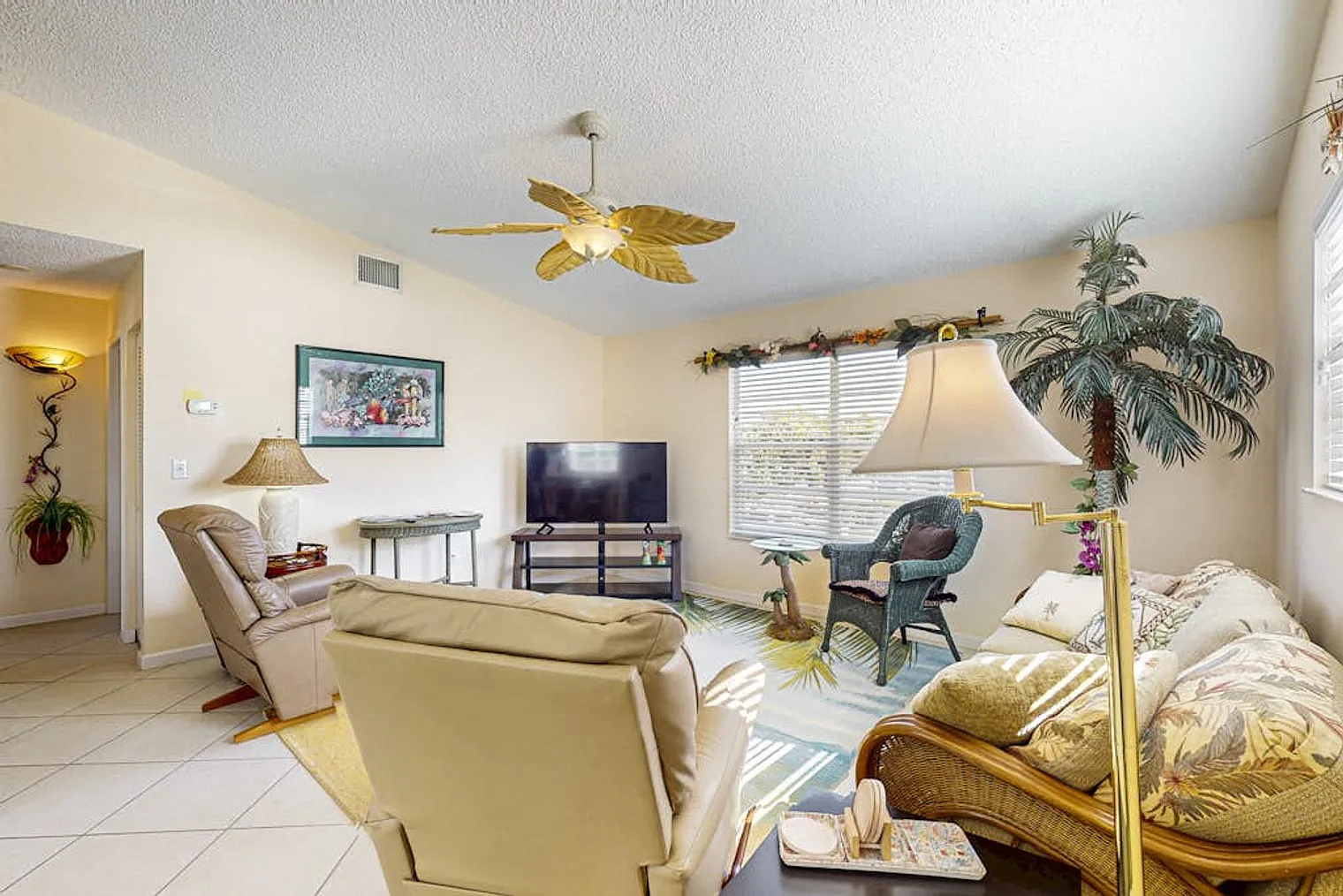 2 bed, 2.0 bath, 1022 sqft, $4,698 — Photo 3