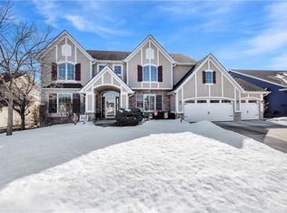16300 Tanglewood Dr, Urbandale, IA 50323