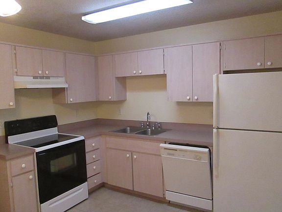 4th image of 1143 W Minneola Ave