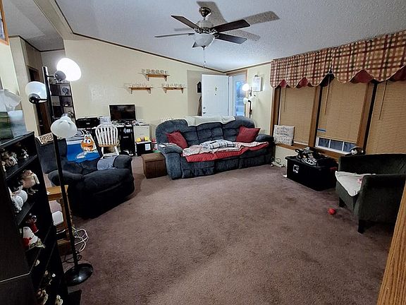 4th image of 106 Church St