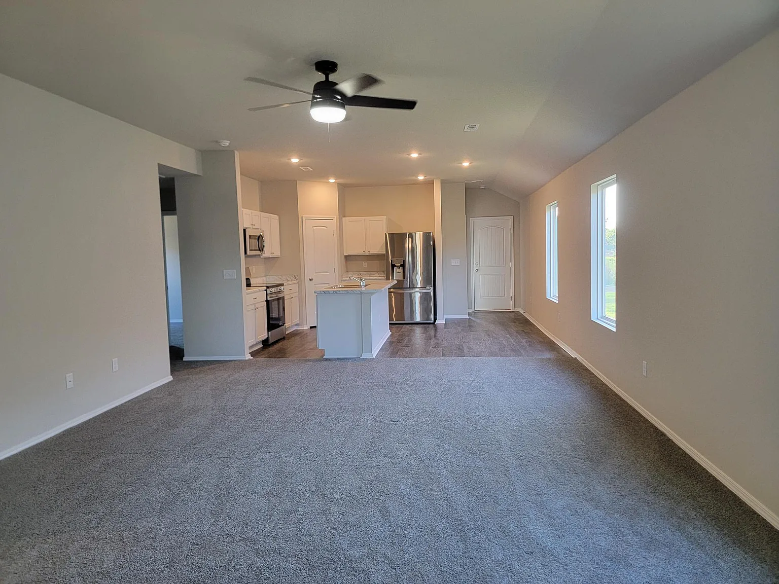 3 bed, 1362 sqft, $1,850 — Photo 3