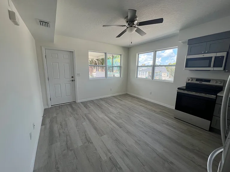 219 S Grandview Ave — Photo 24