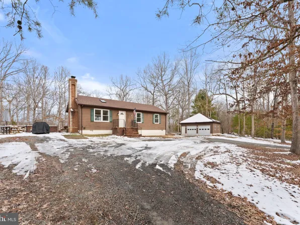 14461 Snake Castle Rd, Sumerduck, VA 22742