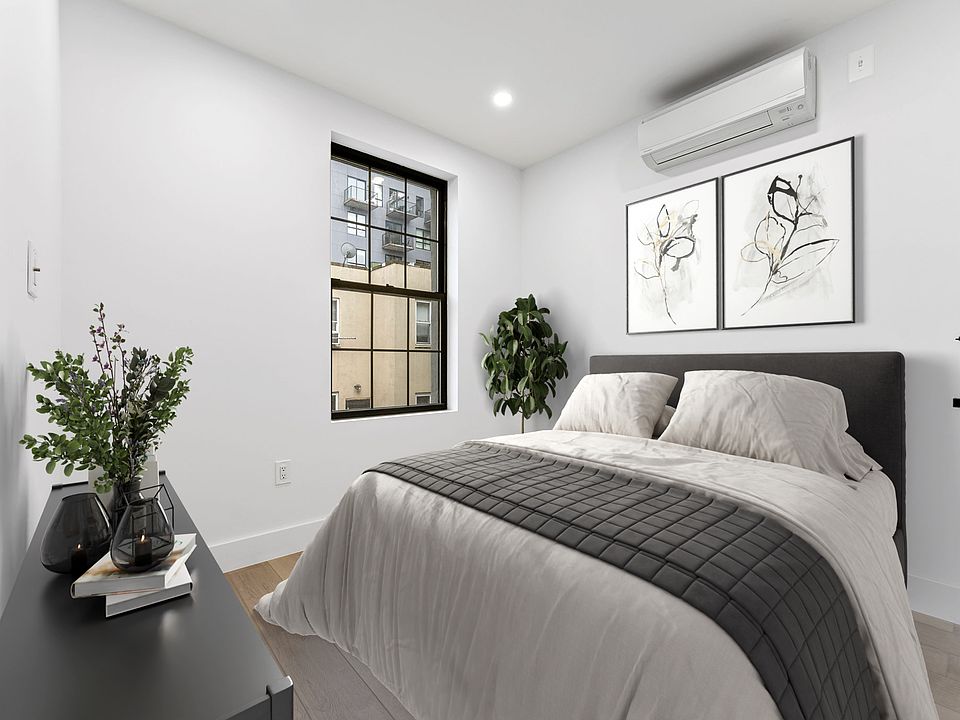1st image of 200 Meserole St APT 3