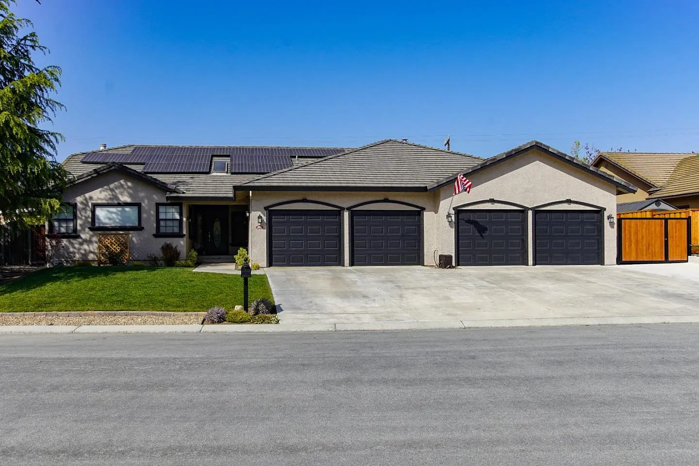 805 Oak Ridge Dr photo 1