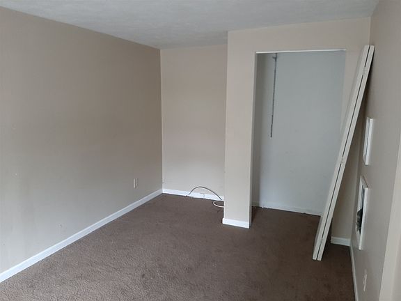 3rd image of 1009 W Lasalle Ave