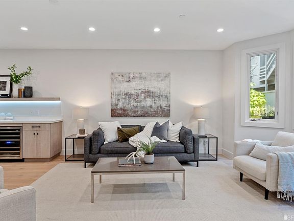 3rd image of 2444 Van Ness Ave APT 2