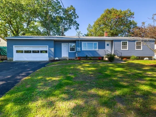 4 Daniel Dr, Chicopee, MA 01013