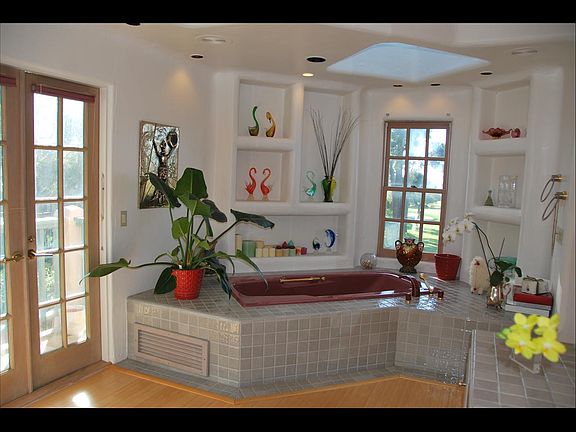 3rd image of 3088 Hacienda Dr