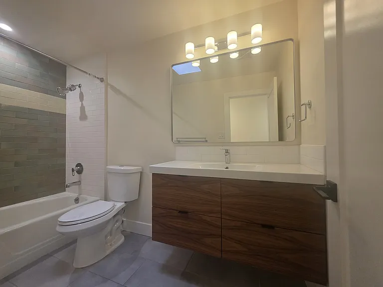 117 Oakwood Dr — Photo 16