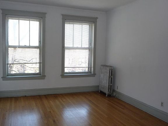 2nd image of 1401 W Cuyler Ave #3