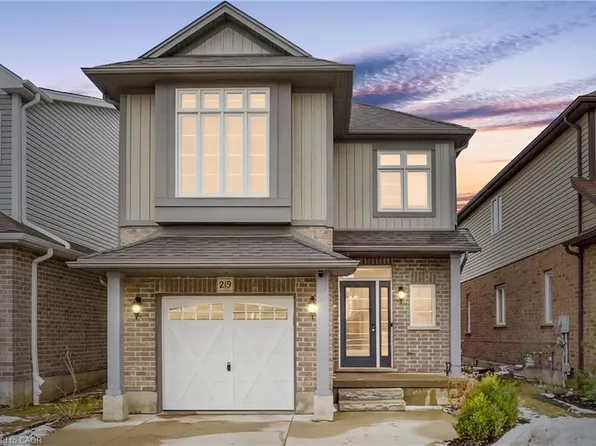 219 Moorlands Cres, Kitchener, ON N2P 0C3