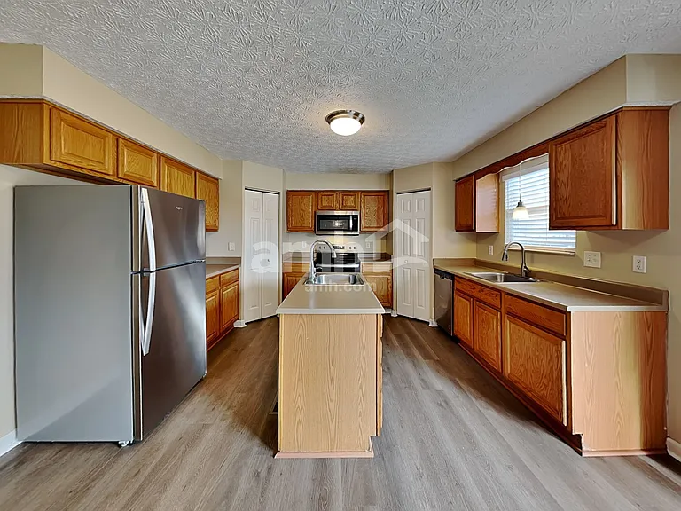 5568 Conn House Dr — Photo 3