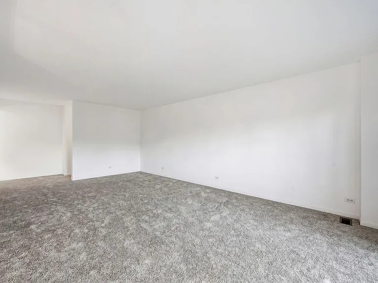 6818 Roberts Dr #3 — Photo 7
