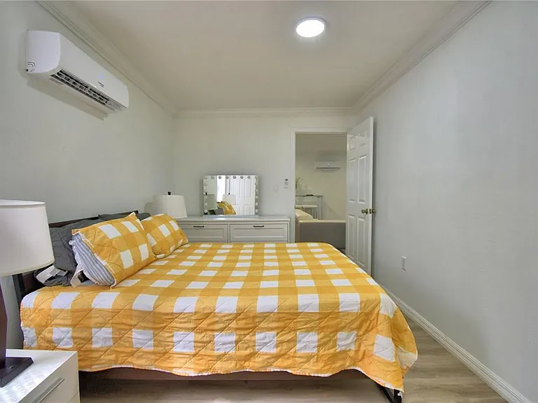 2405 Roslyn Ln #C — Photo 27