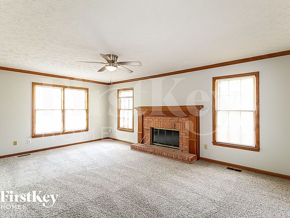 4th image of 1845 Rockside Ln
