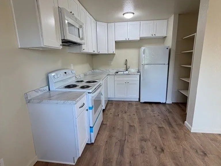 131 Alaska Ave — Photo 1