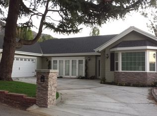 1355 Journeys End Dr, La Canada Flintridge, CA 91011
