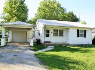 704 E Pleasant St, Greenup, IL 62428
