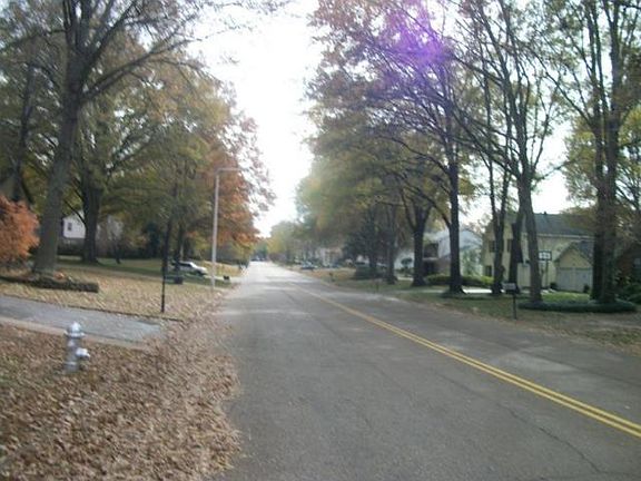 4th image of 1392 Poplar Estates Pkwy
