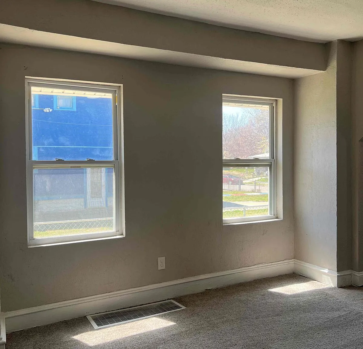 2 bed, 1.0 bath, 1351 sqft, $1,450 — Photo 3
