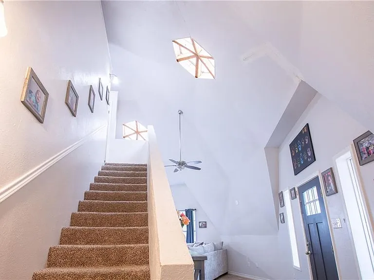 828 Stacie St — Photo 10