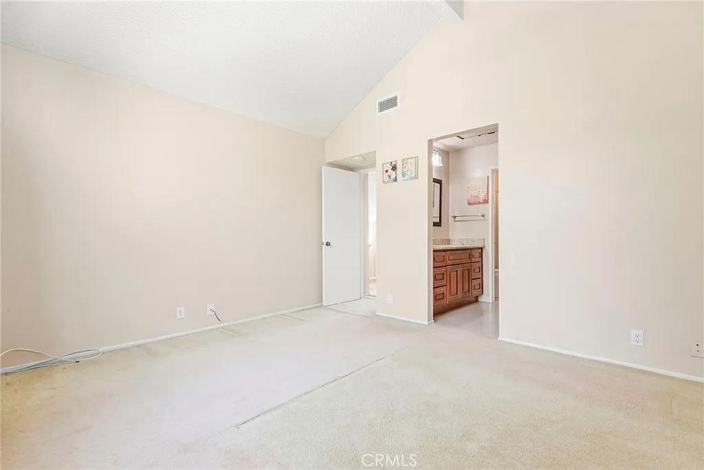 2 bed, 1123 sqft, $3,000 — Photo 4
