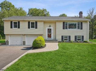 516 Spring Valley Dr, Bridgewater, NJ 08807
