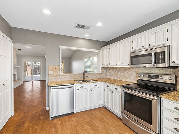 4th image of 4128 Newton St