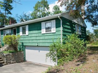 19 Skyline Dr, Brookfield, CT 06804