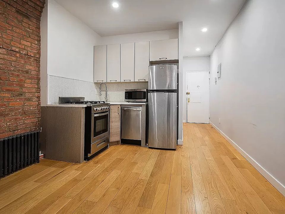 1st image of 21 Catherine St APT 3F