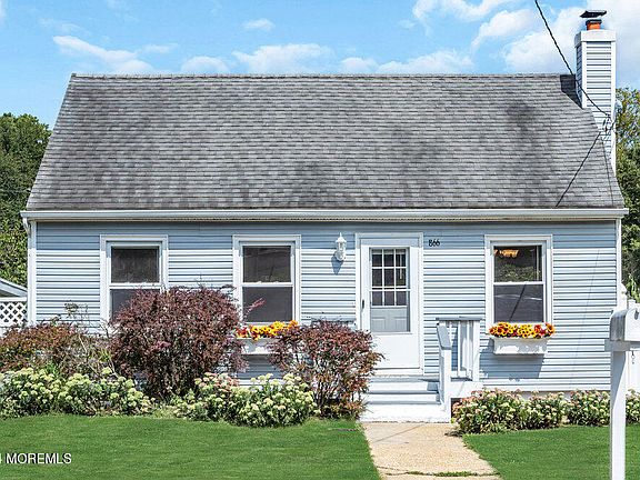 2nd image of 866 Koches Avenue
