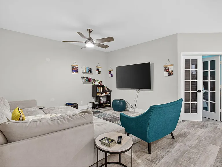 11910 Glenmore Dr #3 — Photo 14