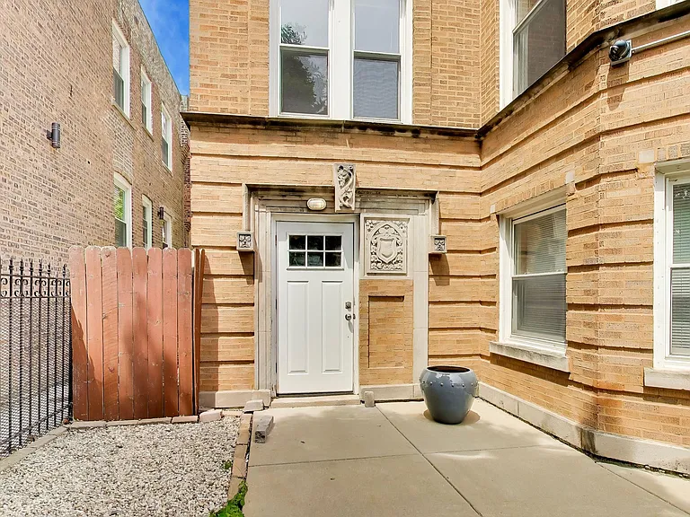 3336 W Evergreen Ave — Photo 1