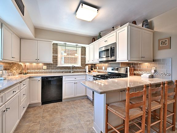5th image of 3760 N 85th St
