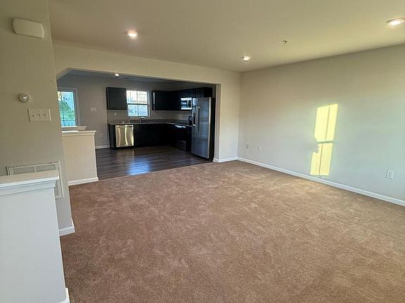 4th image of 110 Van Fleet Cir