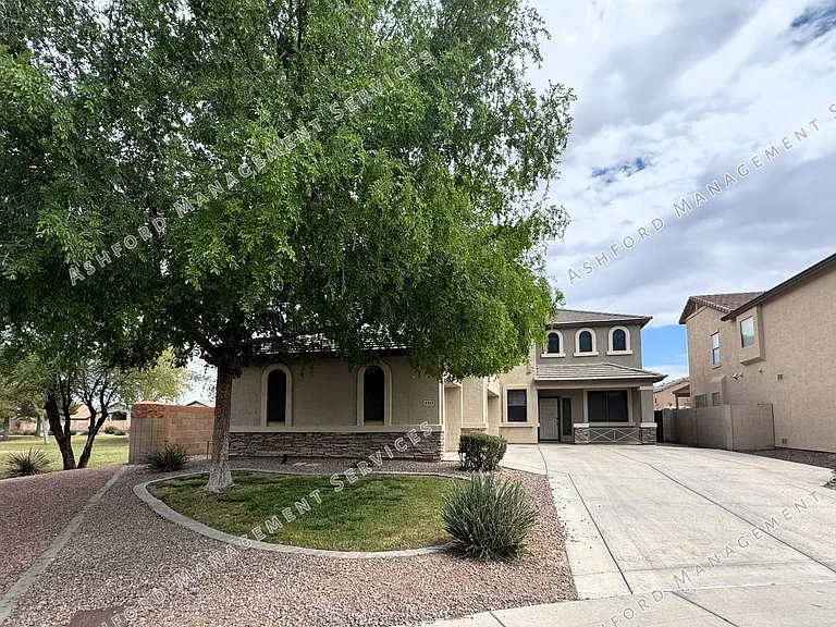 8303 S 47th Ln — Photo 3