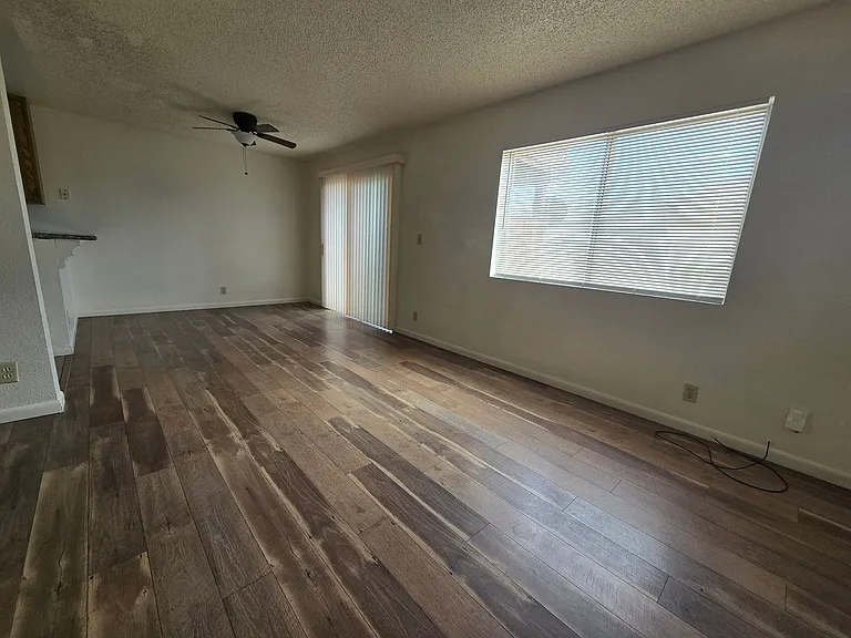 1332 N El Prado Dr — Photo 3