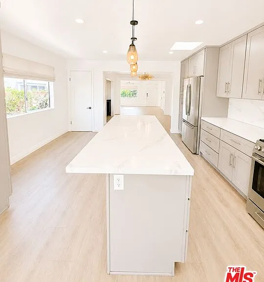 1636 Courtney Ave — Photo 4