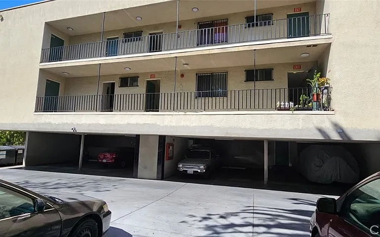 206 N Park View St #104 — Photo 21