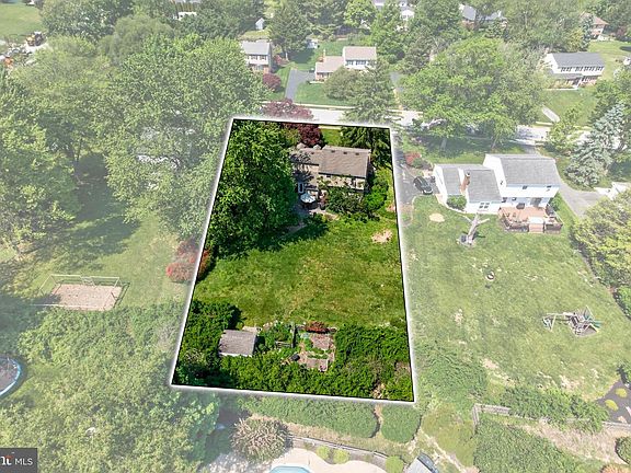 3rd image of 109 Biddle Dr