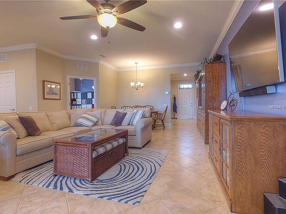 3rd image of 577 Vista Sol Dr