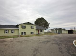 30 W Westbourne Loop, Burbank, WA 99323