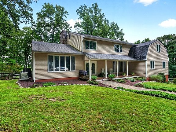 2nd image of 5 Beechwood Lane