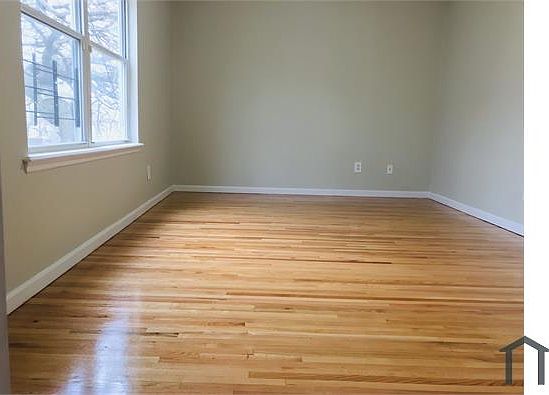 2nd image of 239 Lehigh Ave APT 1