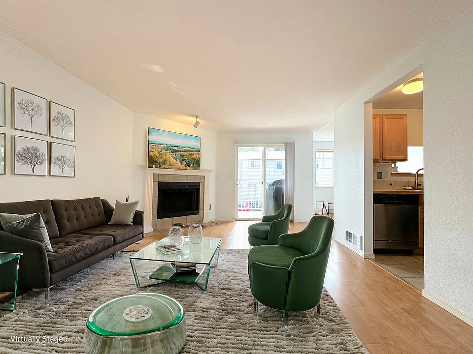 Living Room (Virtual Staging)
