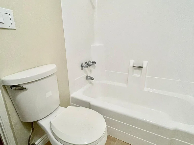 6620 Hazeltine Ave #106 — Photo 3