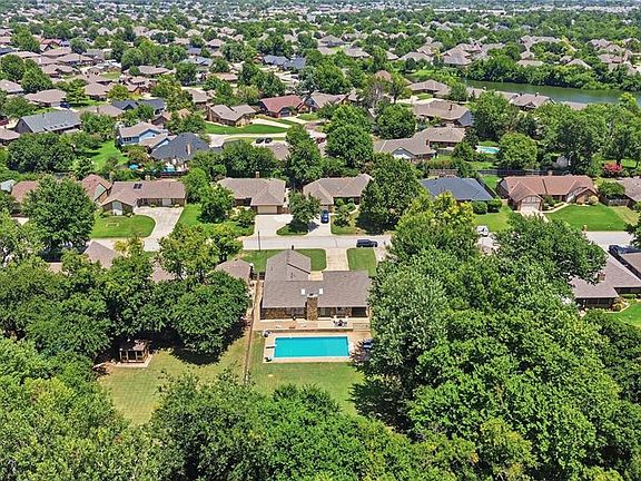 4th image of 11057 W Country Dr