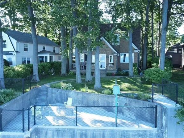 290 Lakeside Ave, Angola, NY 14006