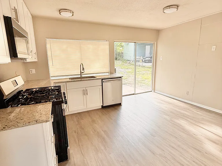8535 Standing Rock St — Photo 7